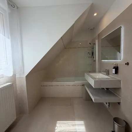 Spacious Duplex For 6 People, Parc Asterix, Cdg Apartamento Marly-la-Ville