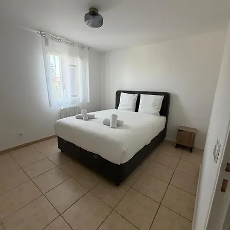 Spacious Duplex For 6 People, Parc Asterix, Cdg Marly-la-Ville