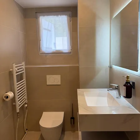 Apartment Spacious Duplex For 6 People, Parc Asterix, Cdg Marly-la-Ville