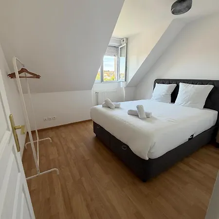 Apartment Spacious Duplex For 6 People, Parc Asterix, Cdg