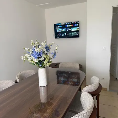 Apartamento Spacious Duplex For 6 People, Parc Asterix, Cdg Marly-la-Ville
